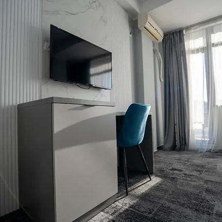 Cristal Hotel 3*
